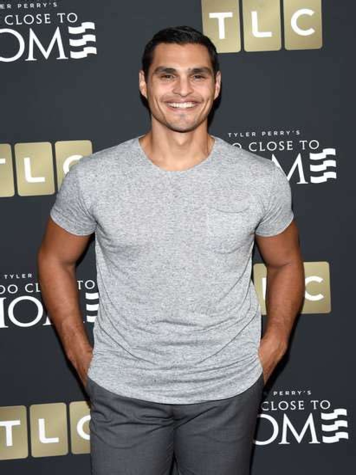 Christian Ochoa – Cuban Actor | Age, Biography, Wiki, Career, Net Worth, Movies, Wife, Kids, Social Media, Height, Photos & Facts