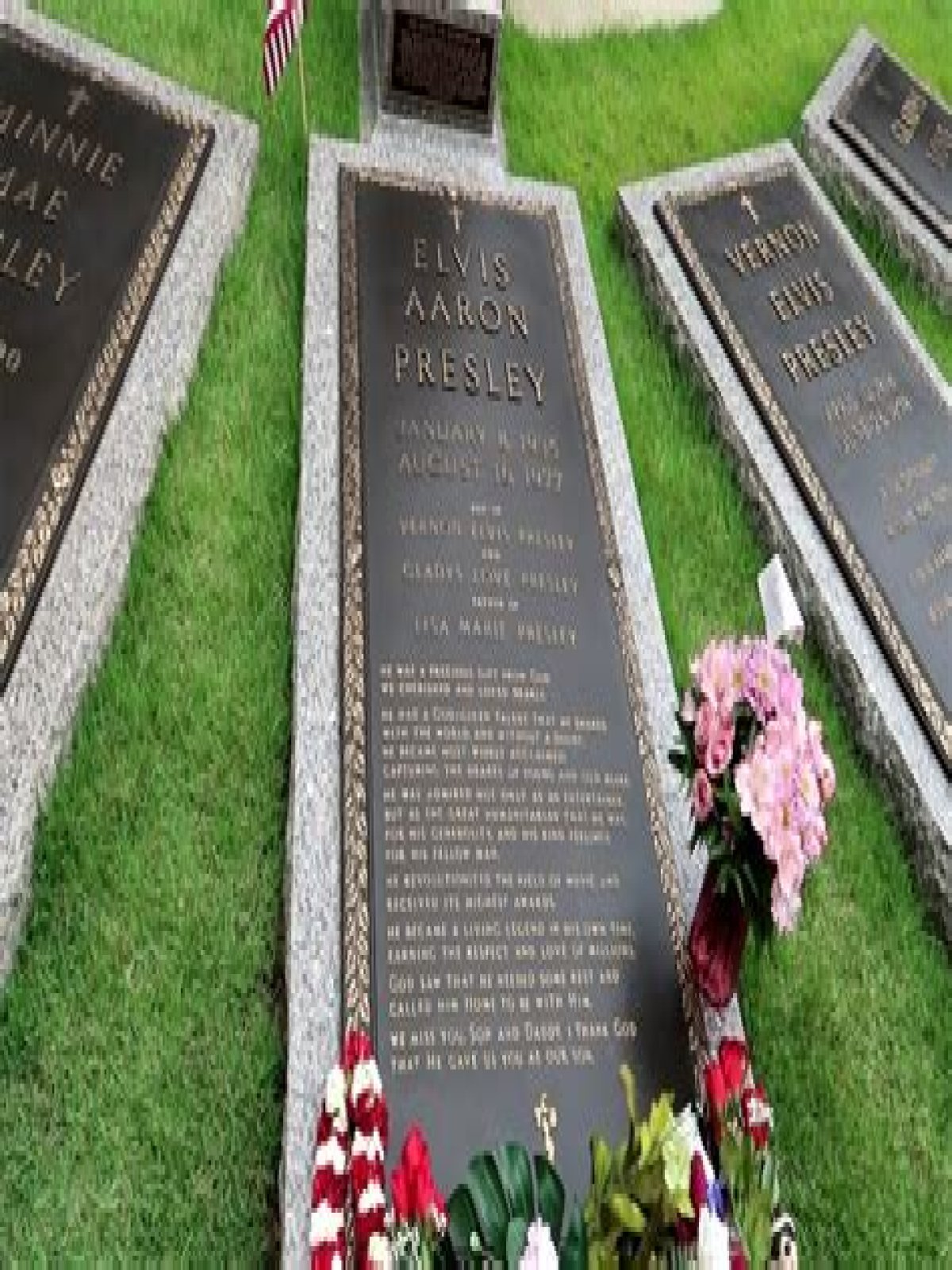 Unseen Grave Of Elvis Presley Photos